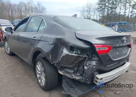 2020 Toyota Camry Le Awd z USA, uszkodzony, nr VIN 4T1L11BK1LU009023